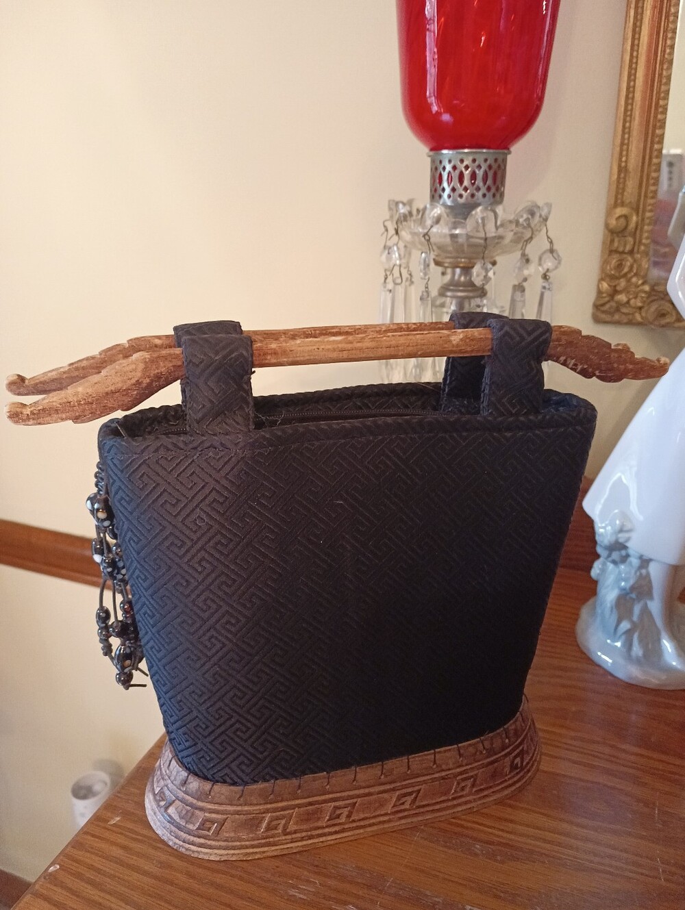 VINTAGE "NESHAMA" HANDCRAFTED JAPANESE COLLECTABLE HANDBAG.
